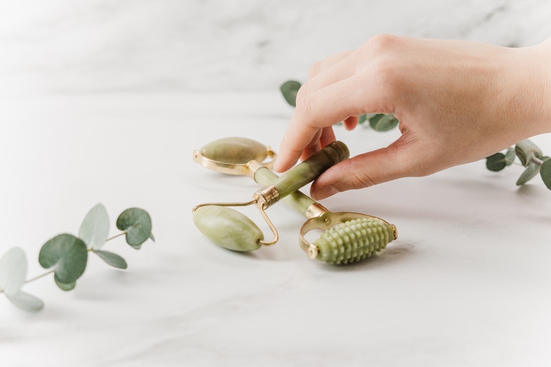 jade-roller-for-face-massage